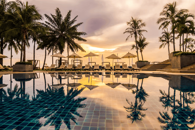 Romantic & Luxury